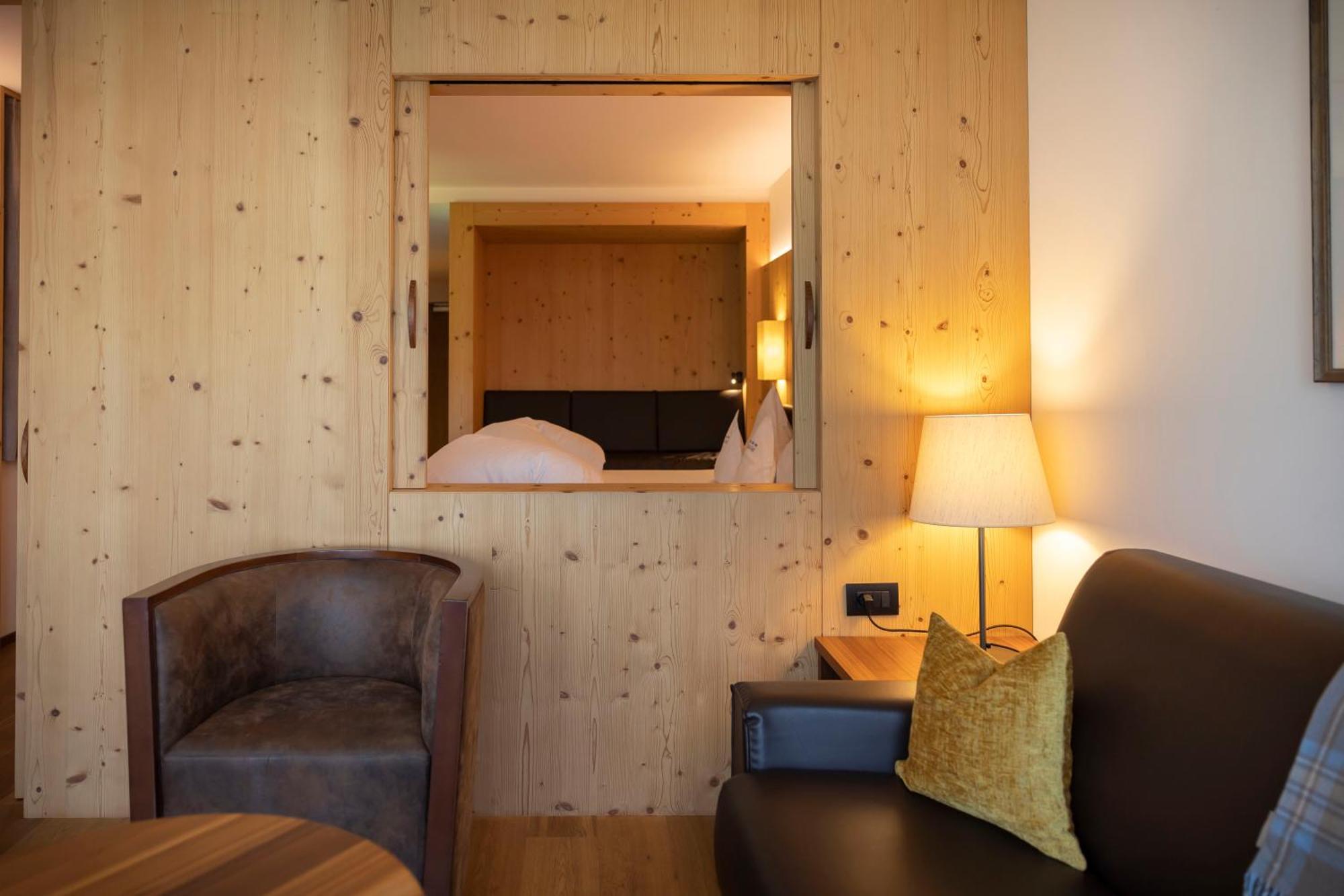 Artnatur Dolomites Hotel & Spa سويسي الغرفة الصورة