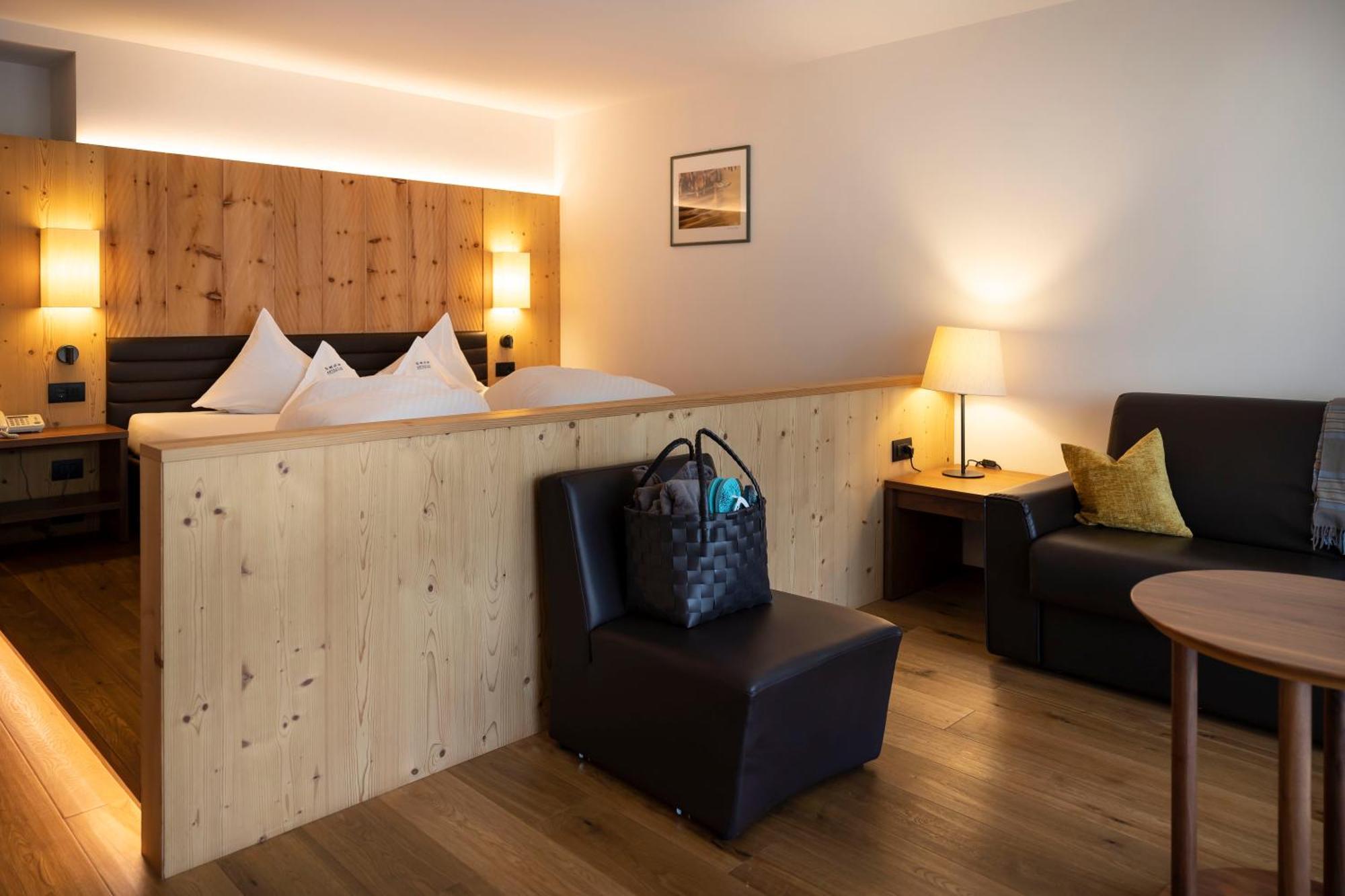 Artnatur Dolomites Hotel & Spa سويسي الغرفة الصورة